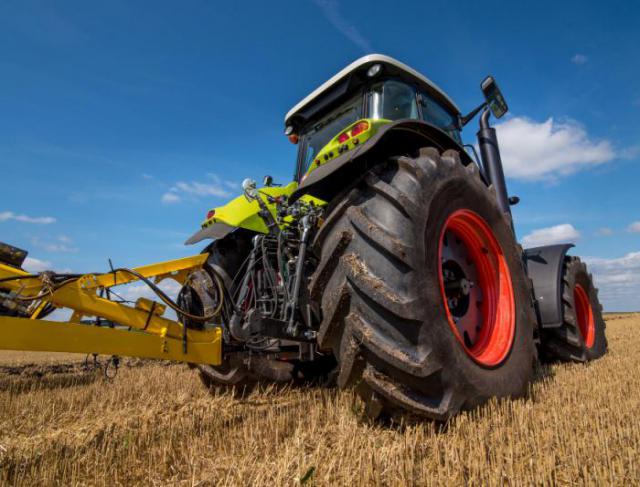 Lubrificantes e Óleos: Dicas Essenciais para Prolongar a Vida Útil das Máquinas Agrícolas